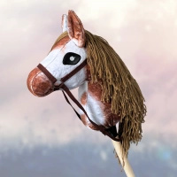 Hobby Horse Konienakiju dla dzieci  - Dakota skoczek srokaty koń na kiju z brązową grzywą A4 Mały