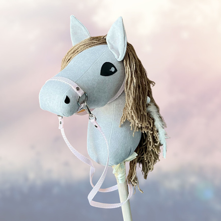 Hobby Horse Konienakiju dla dzieci - Isabella Beżowy z brązową grzywą + kantar i wodze A4 Mały