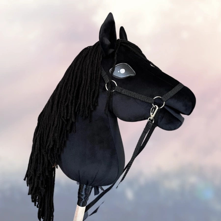 Koń na kiju Hobby Horse - Kary Czarny, ogłowie w kolorze czarnym, rozm. Średni 